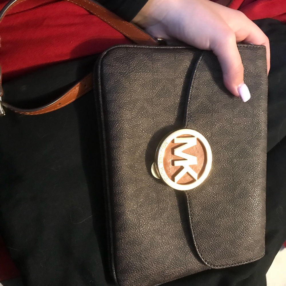 michael kors cross body purse